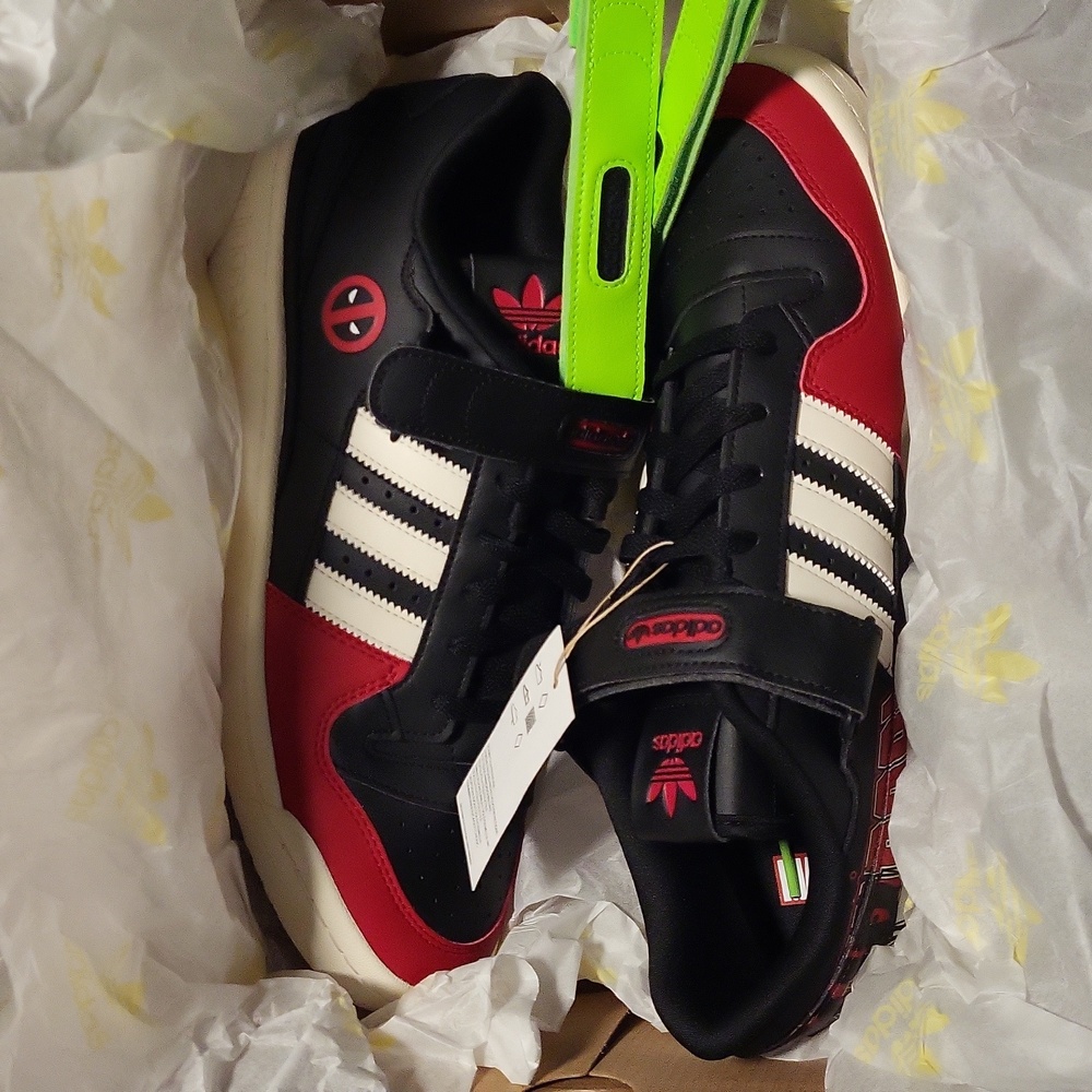 Adidas deadpool/ forum low marvel